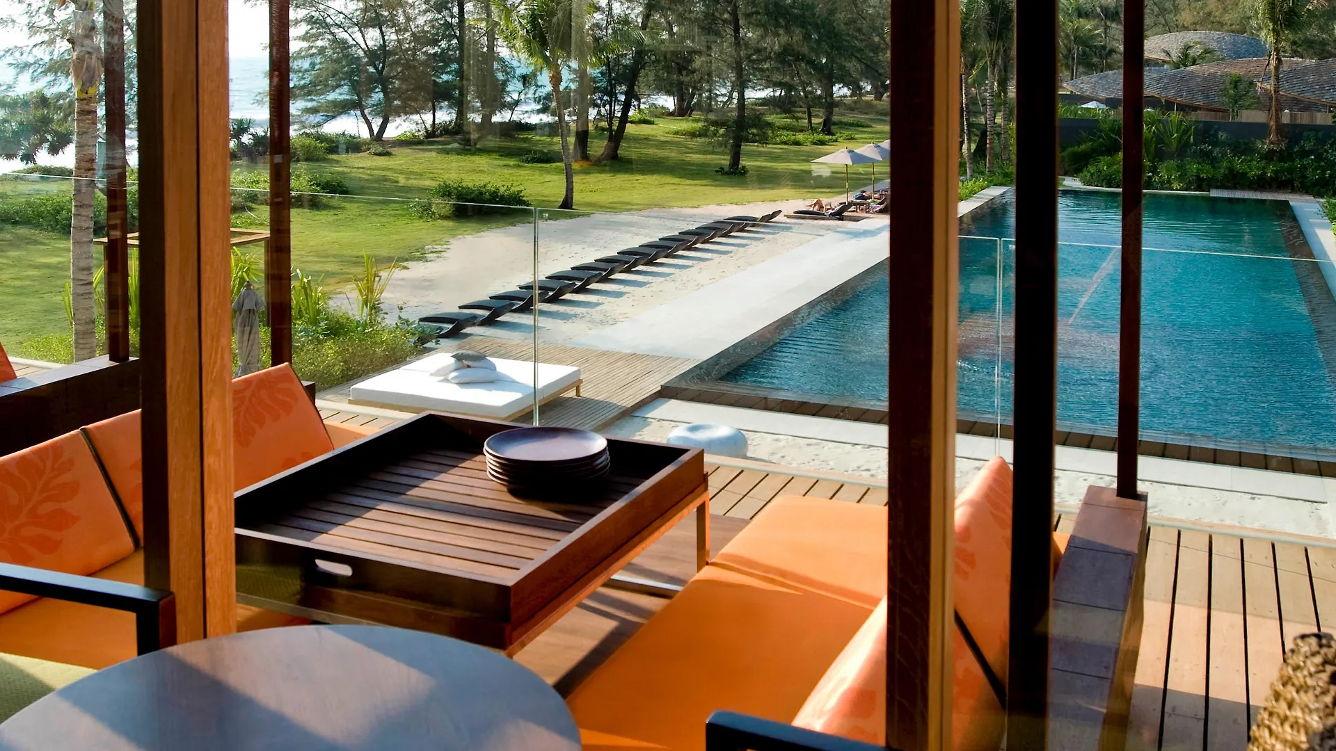Renaissance Phuket Resort & Spa 5*,