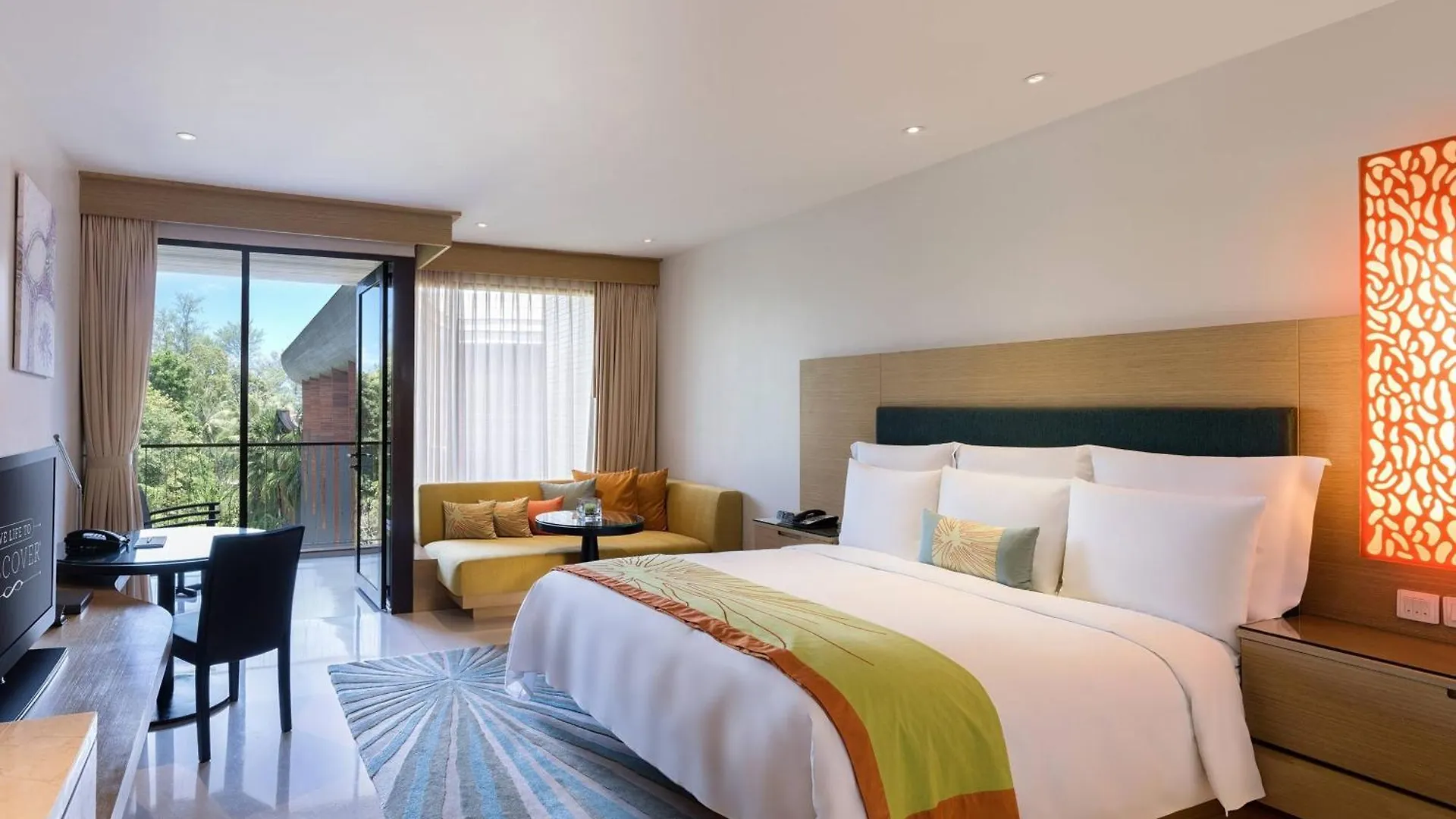 Renaissance Phuket Resort&Spa - SHA Plus