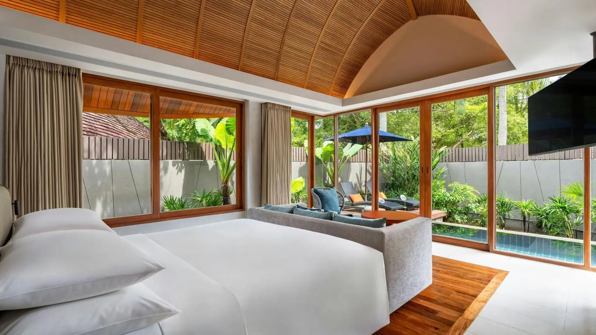 ***** Resort Renaissance Phuket Resort&Spa - SHA Plus Thailand
